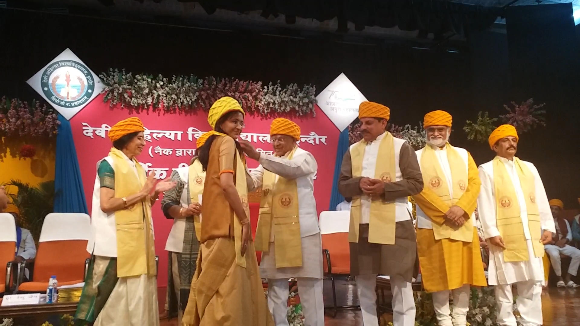 convocation ceremony at davv indore