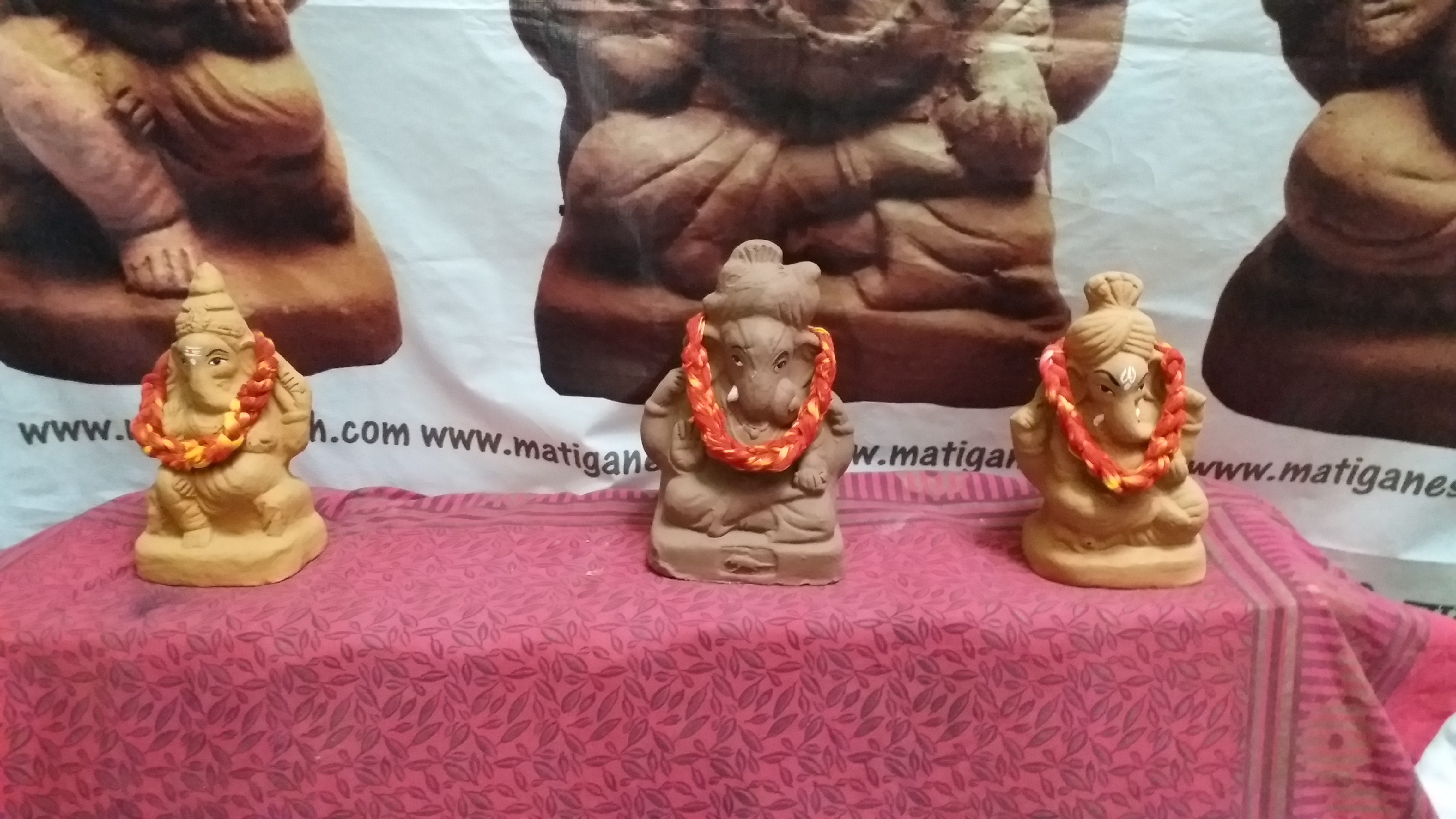 Ganesh idols with scriptures are being made in Indore