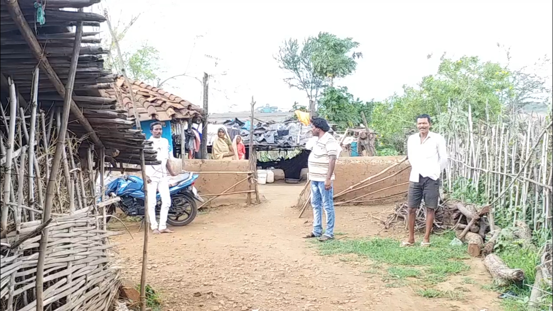 स्थानीय ग्रामीण परेशान