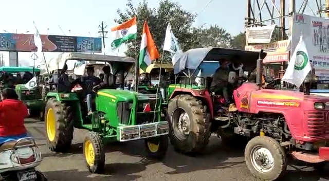 The huge tractor rally came out in Jabalpur