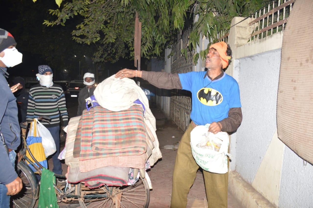 Jabalpur Collector shifted roadside people to Dharamshala