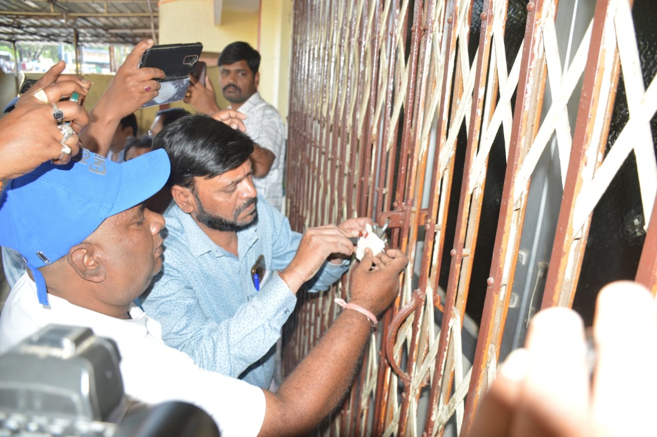 MP Jabalpur Lockout on commercial buildings