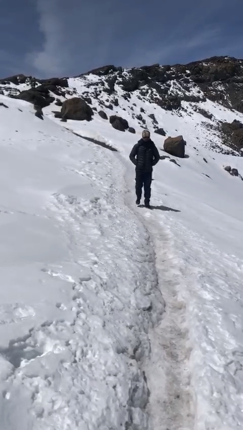 Ankit Sen hoisted tricolor on South Africa highest mountain