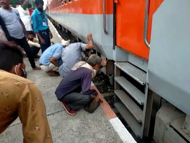 jabalpur hazrat nizamuddin train