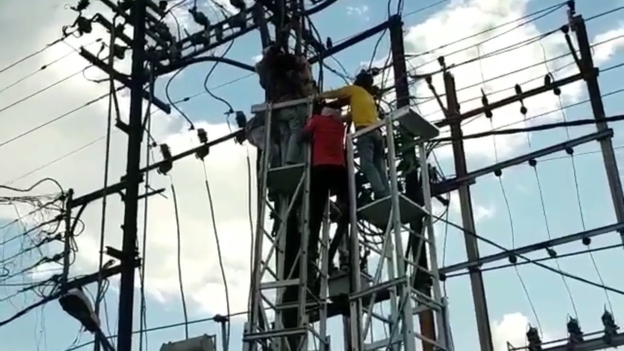 girl attempts suicide