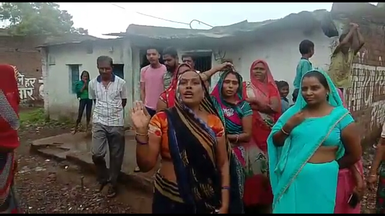 Residents in Jhabua upset with dirt