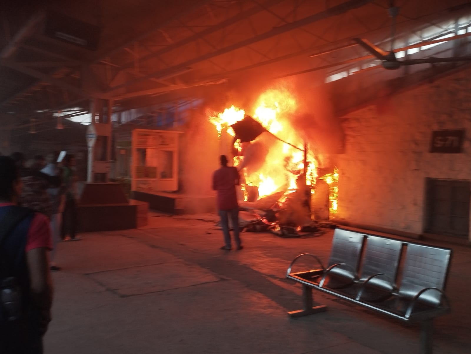 fire broke out in railway station khandwa