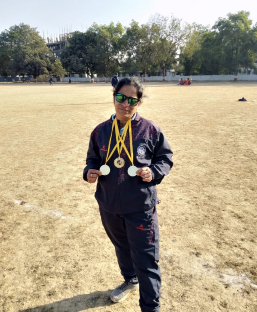 mini singh with medal