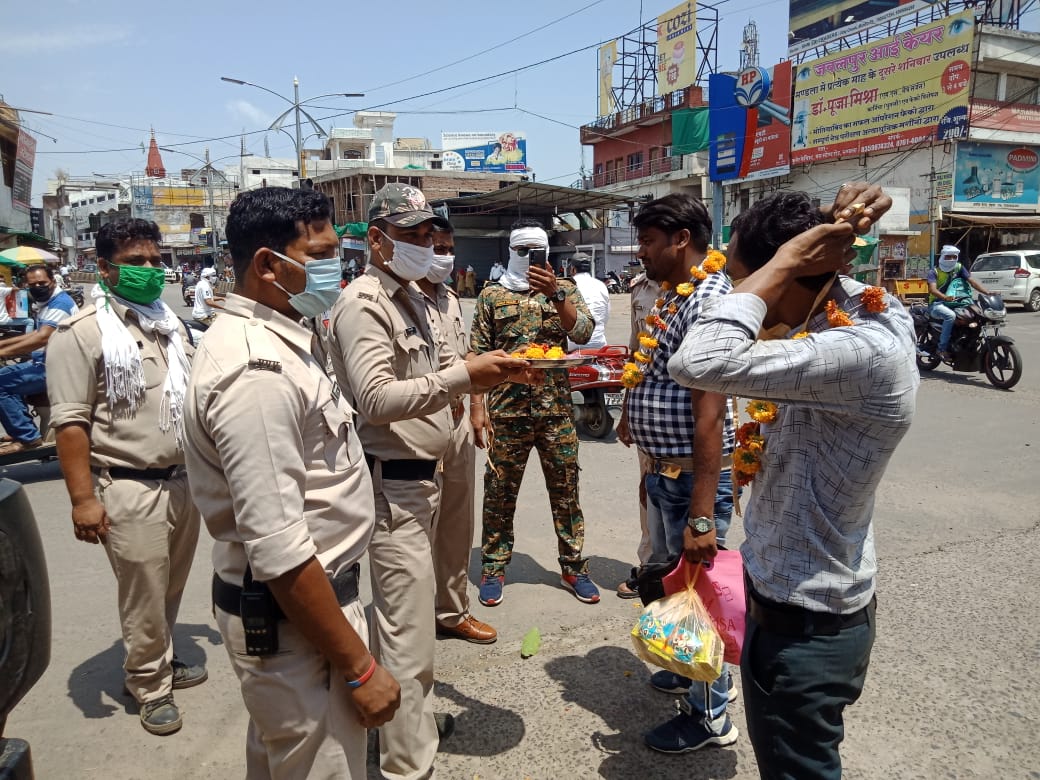 Mandla police performed the arti of the violators