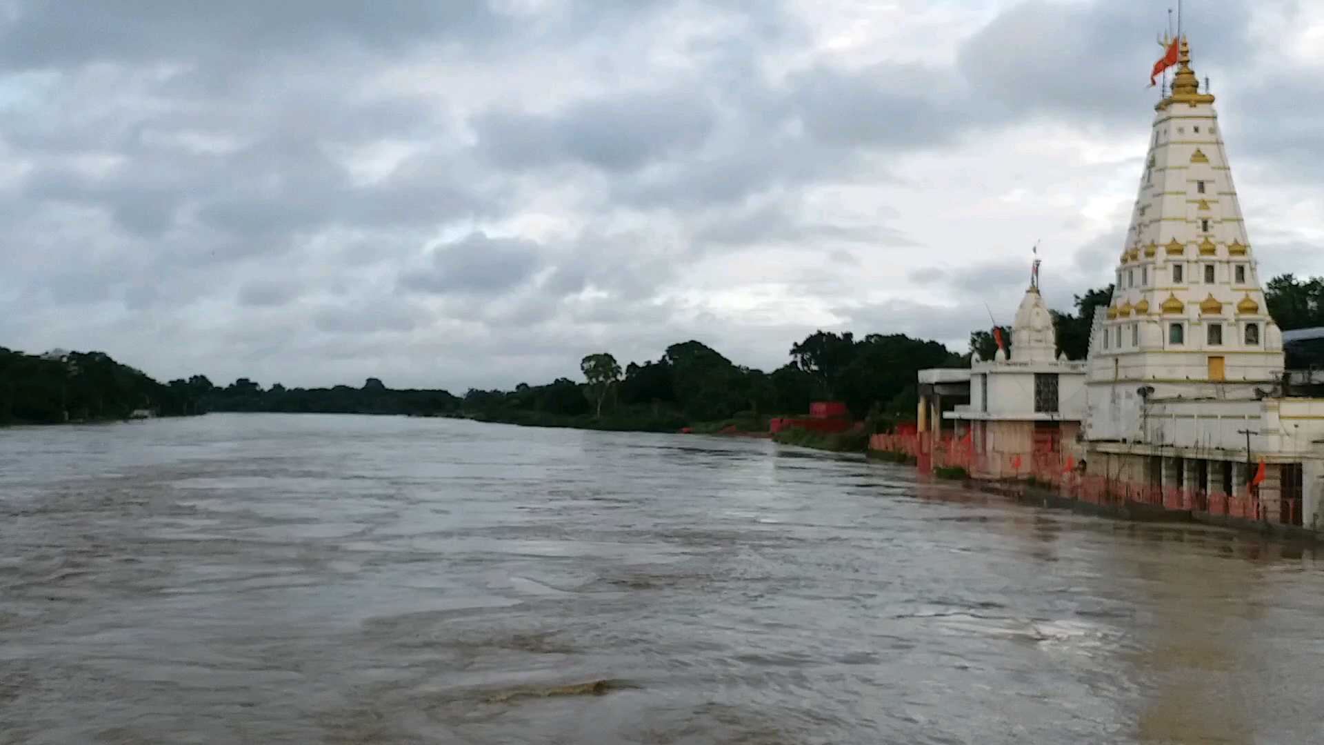 शिवना के किनारे बसा है पशुपतिनाथ का मंदिर