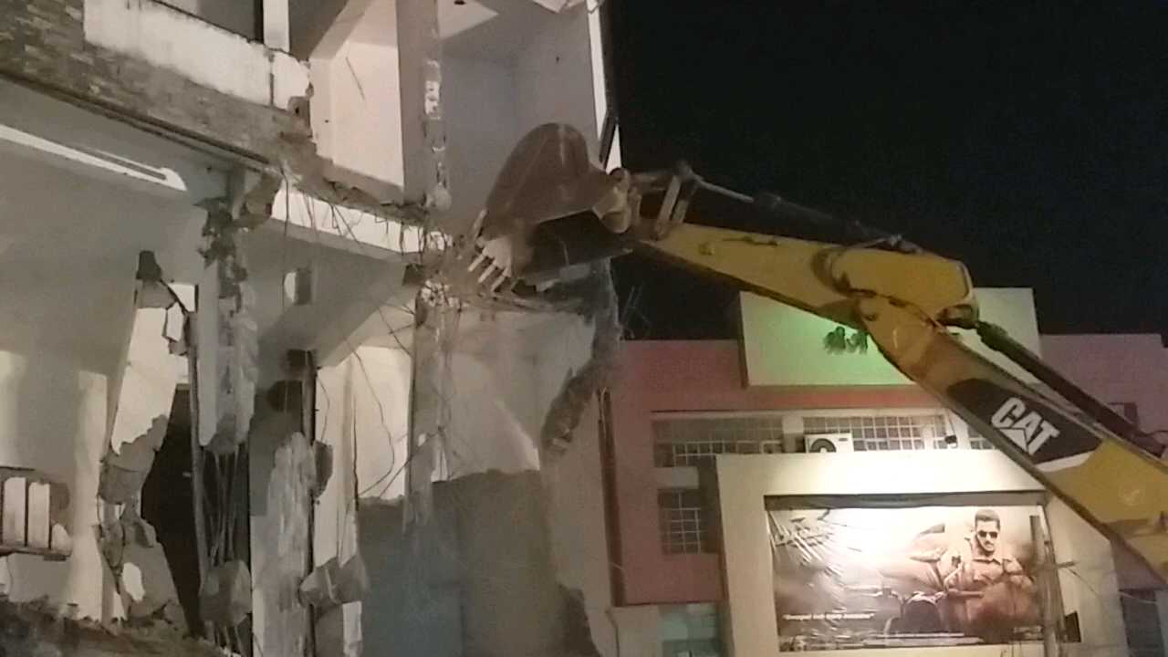 building  Demolished in mandsaur