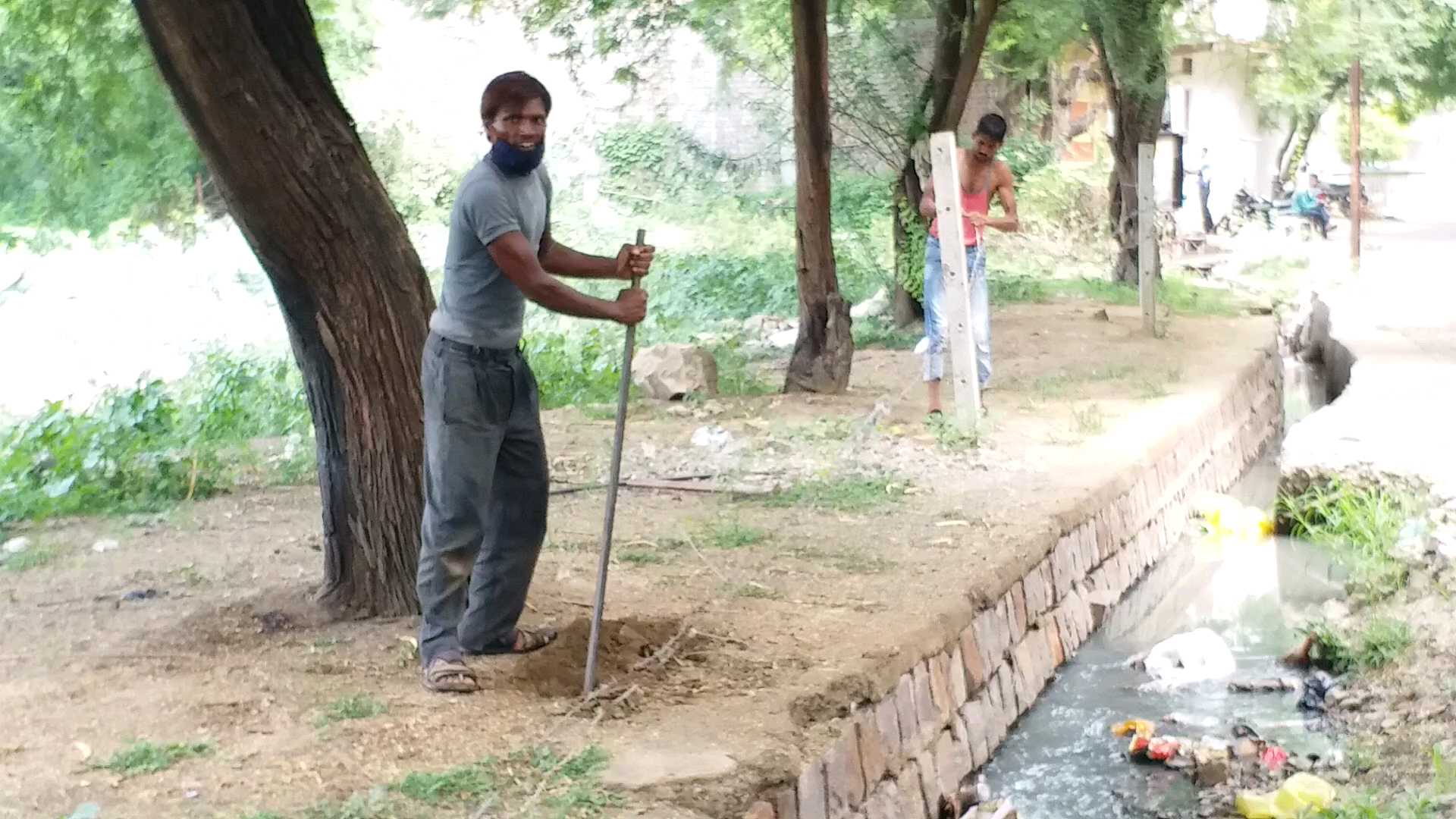 Boundarywall work started