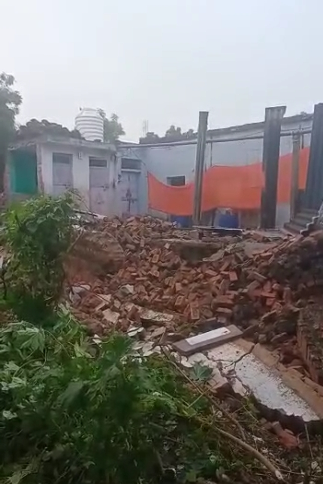 2 house Walls Collapsed In Morena