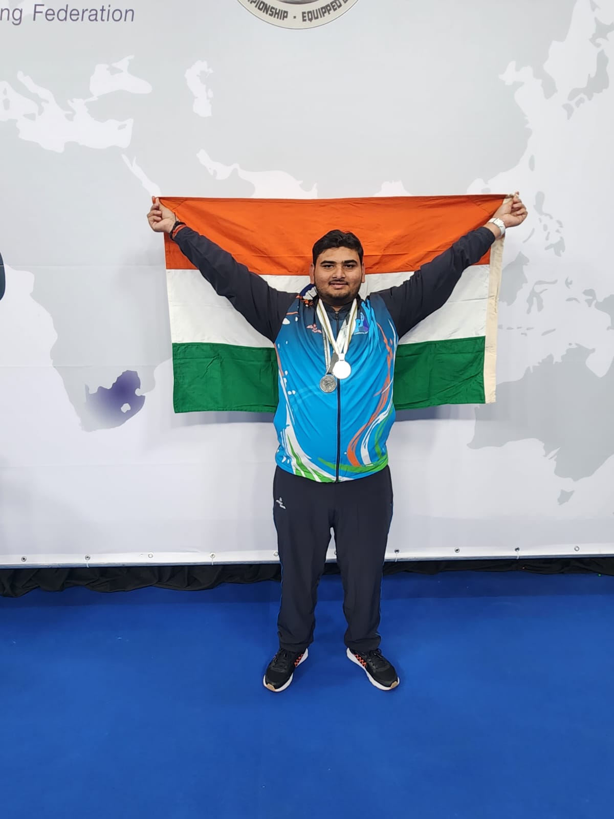 morena kuldeep won silver medal in power lifting