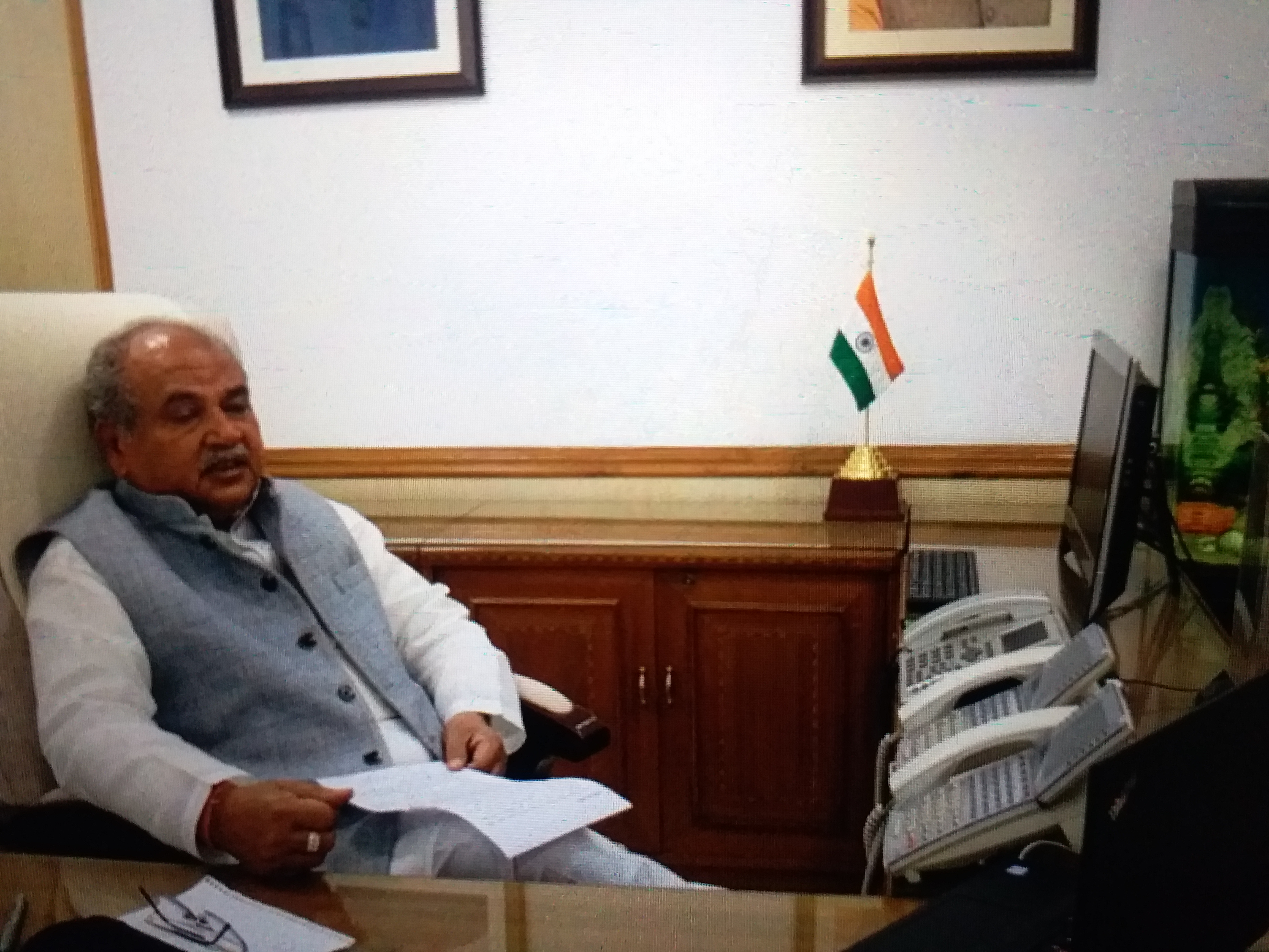 Union Minister Narendra Singh Tomar reviews development work of Morena