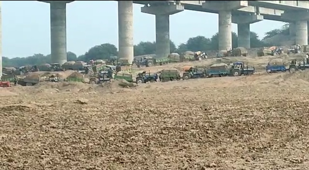 illegal sand mining in chambal river
