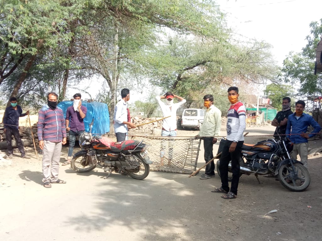 Due to complete lock down border of every village is sealed in neemuch