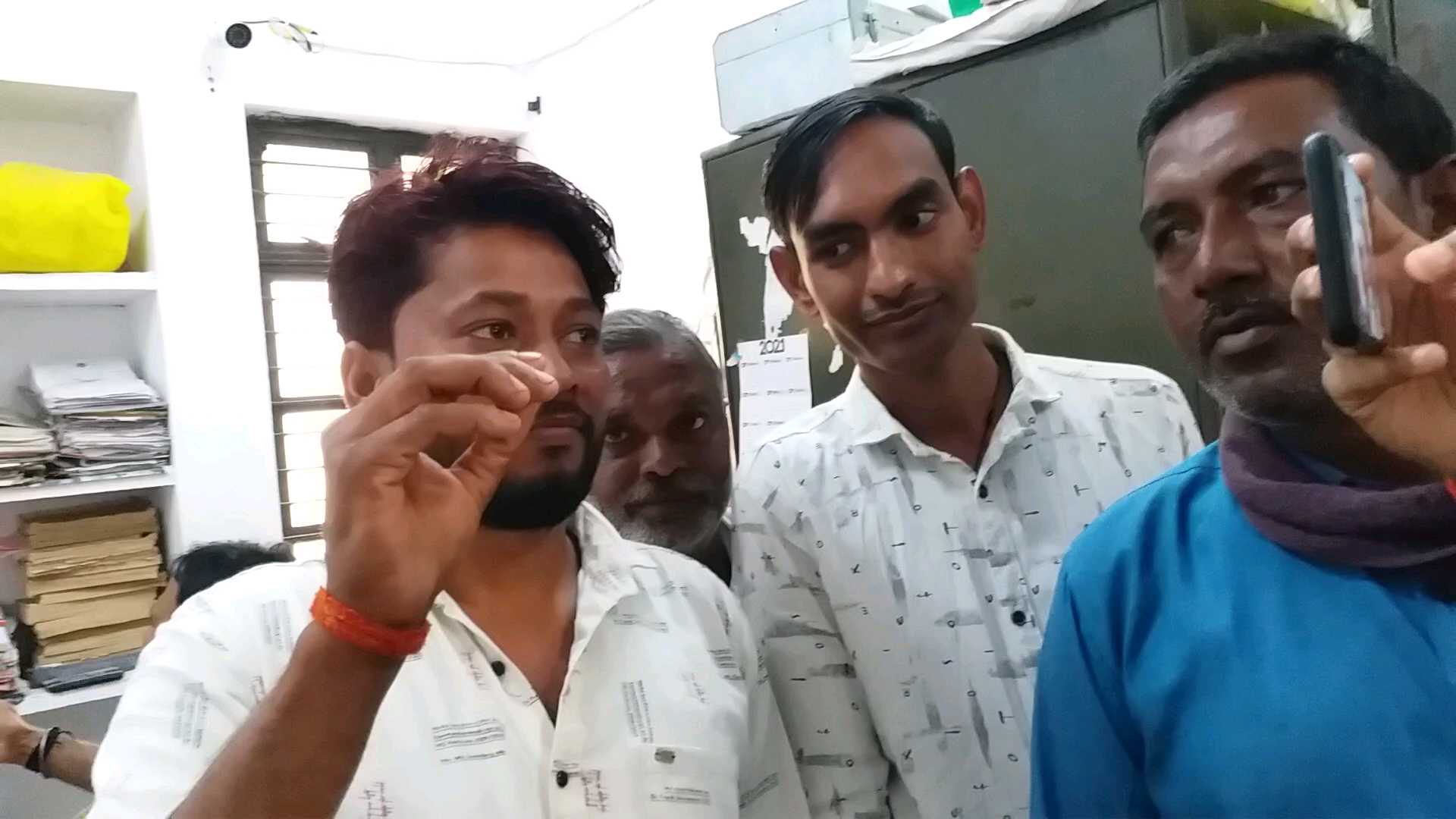 Worker gets a diamond