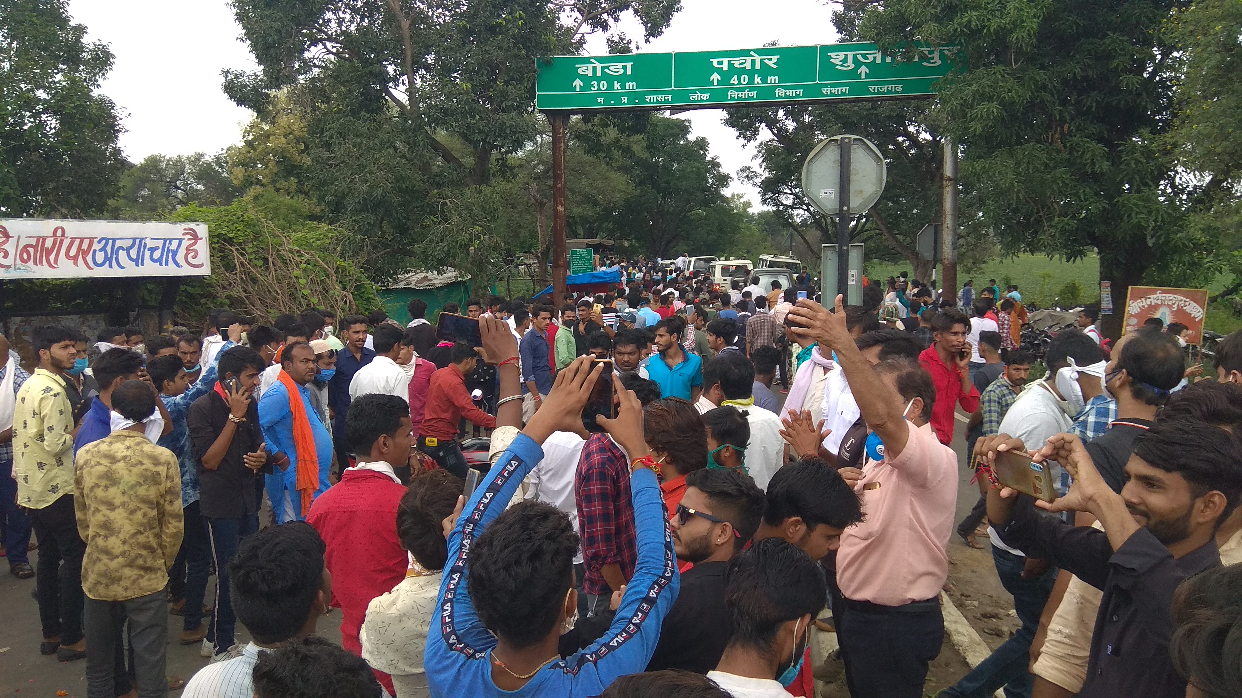 citizens paid tribute by showering flowers