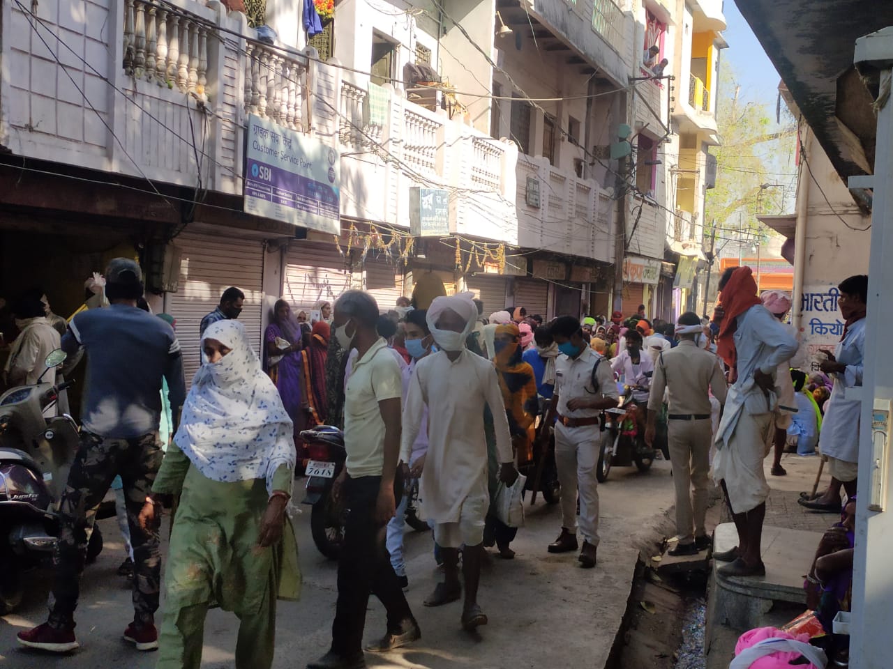 Crowd outside banks in Rajgarh