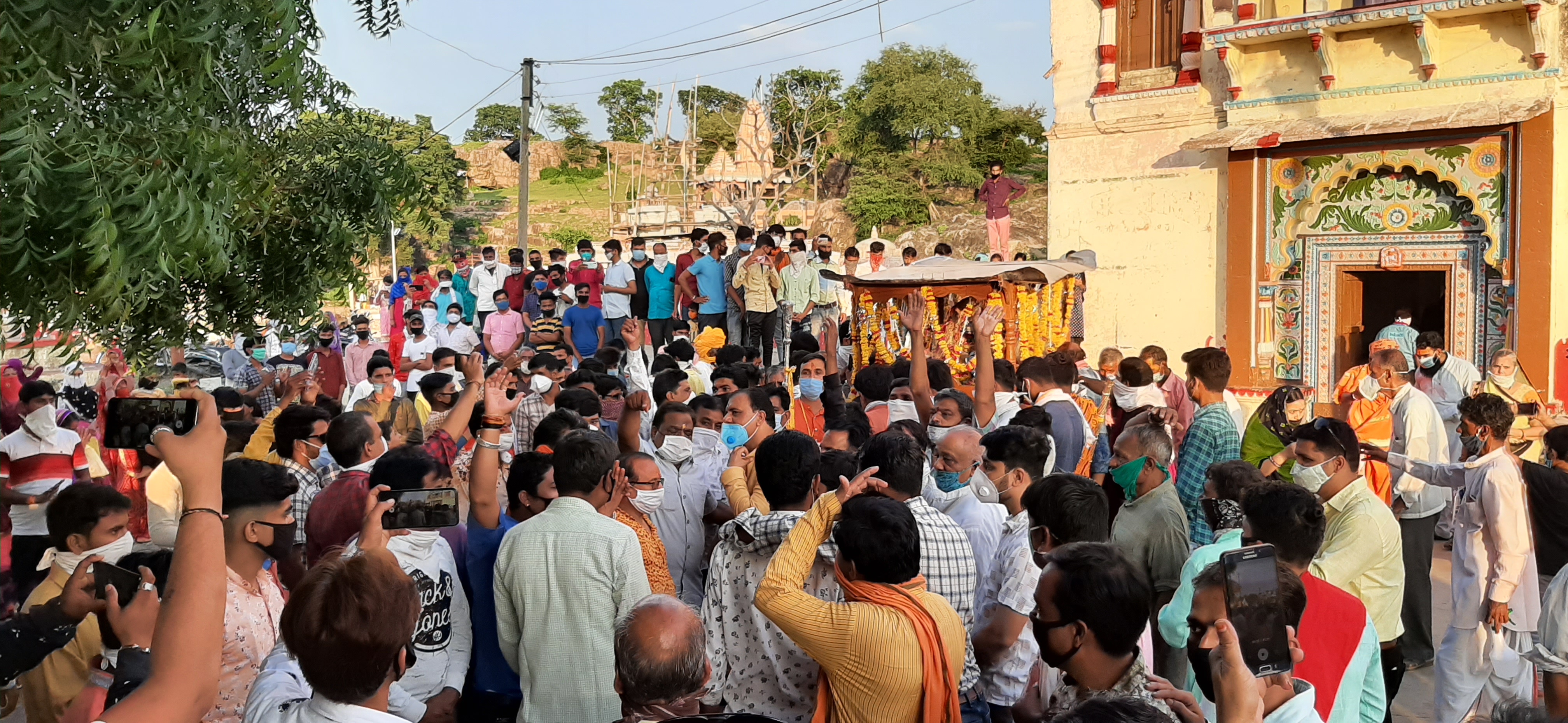 Crowd of devotees