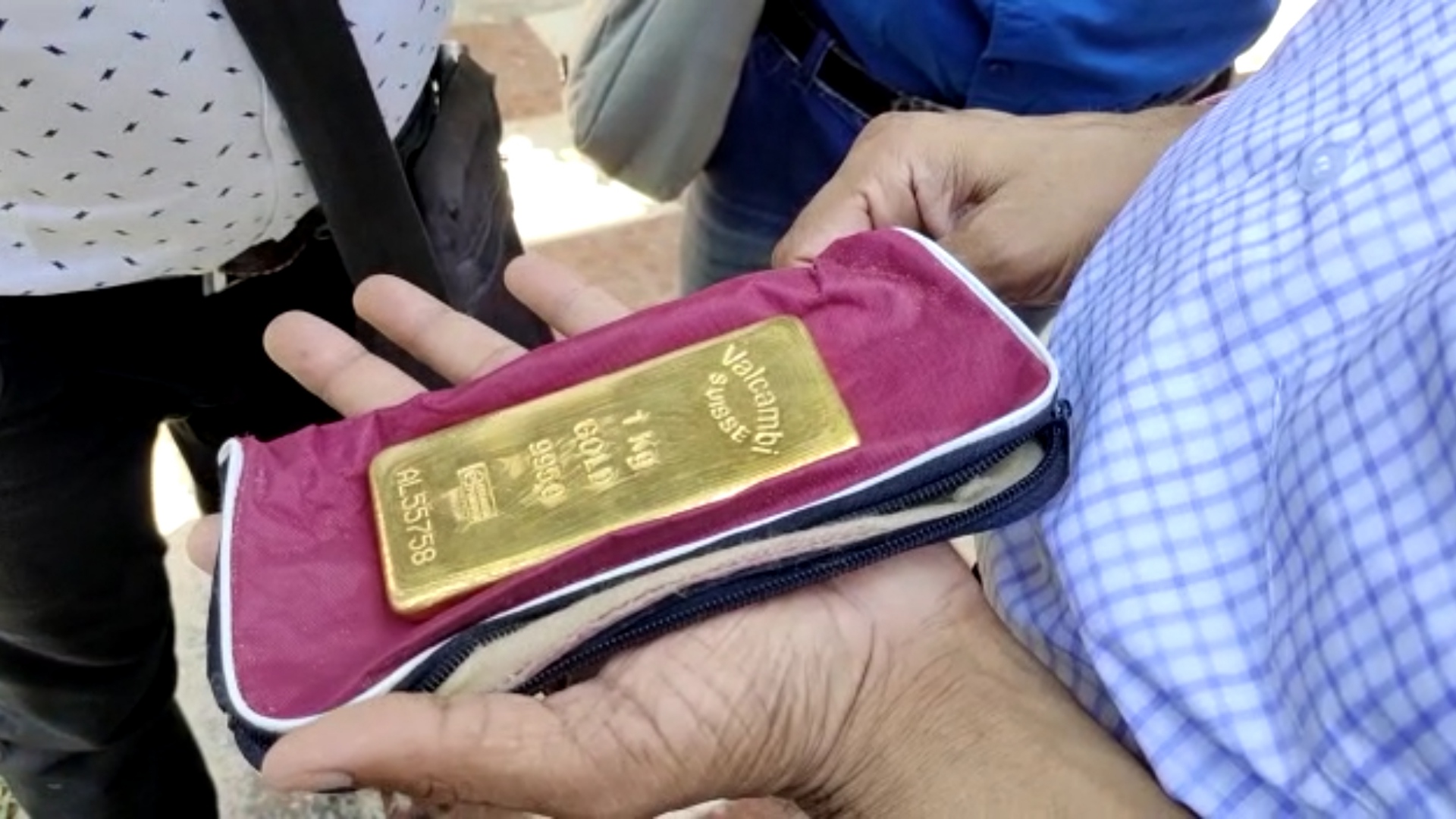 1 kg gold brick recovered in raid