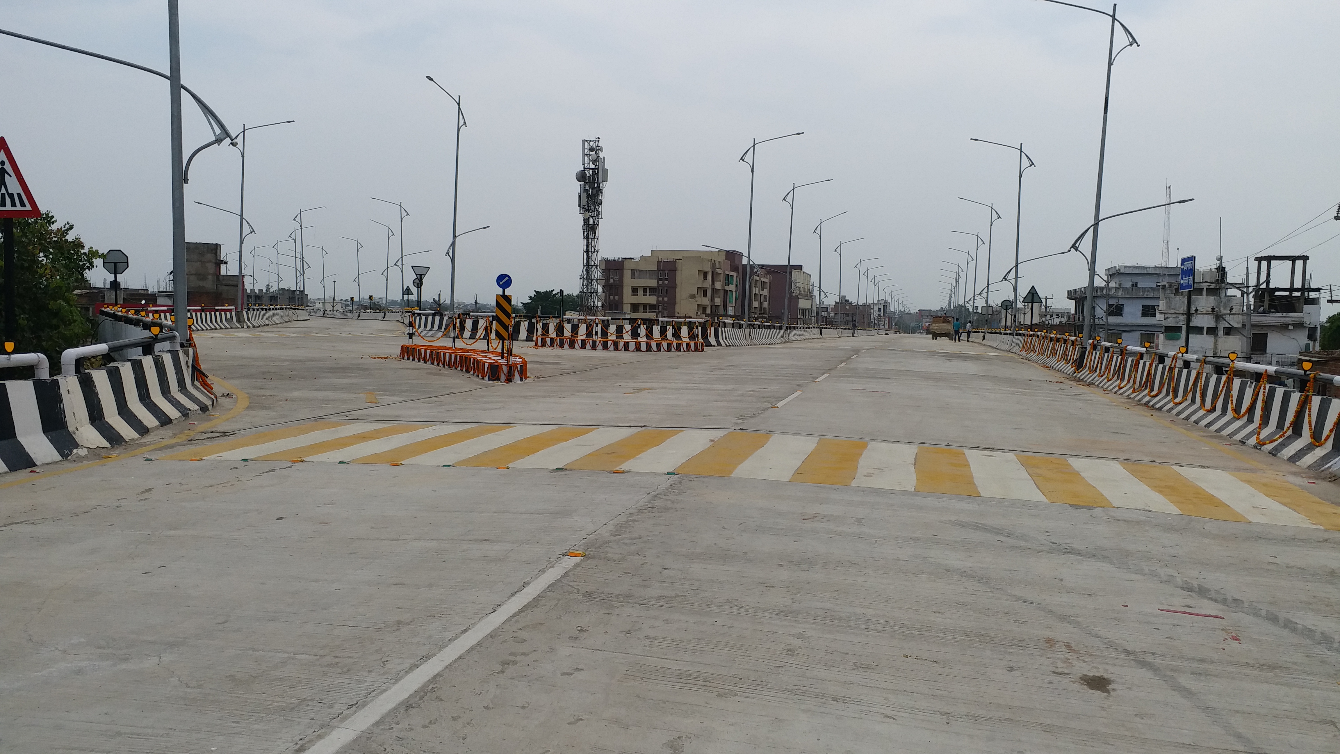 Three lane flyover