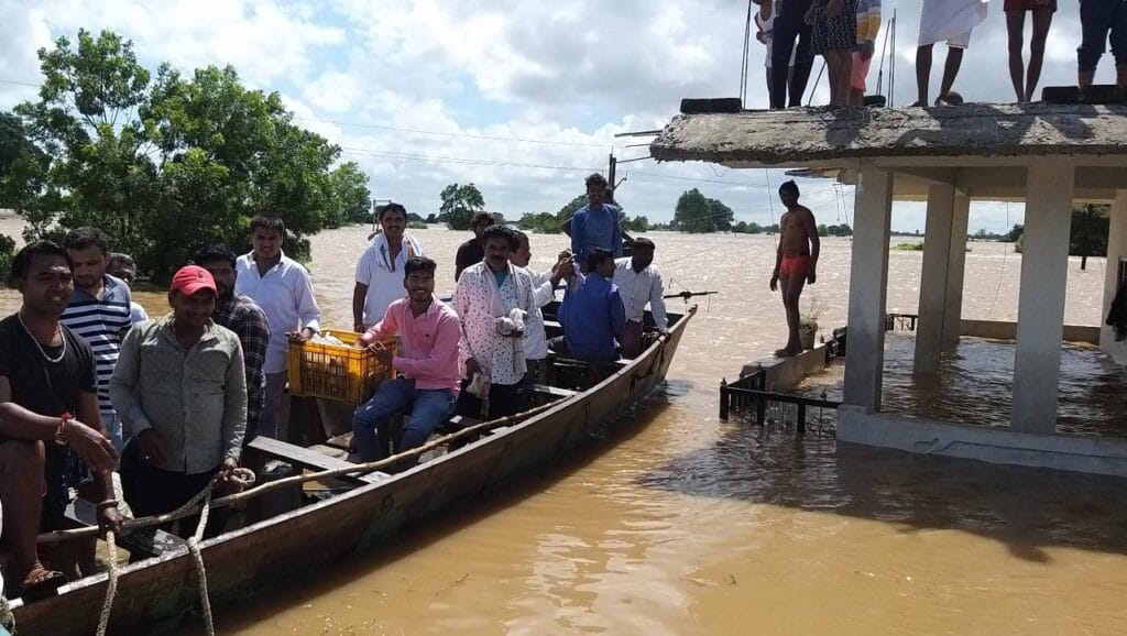 Food and water transported to people by means of boat