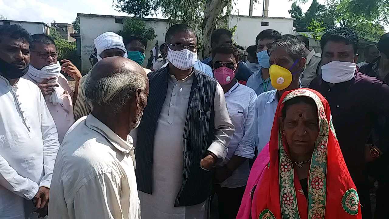 Union minister reached among victims