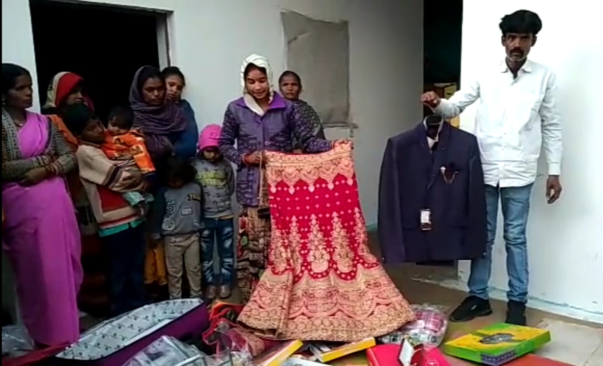 Groom side stopped procession on wedding day For Dowry in Sagar