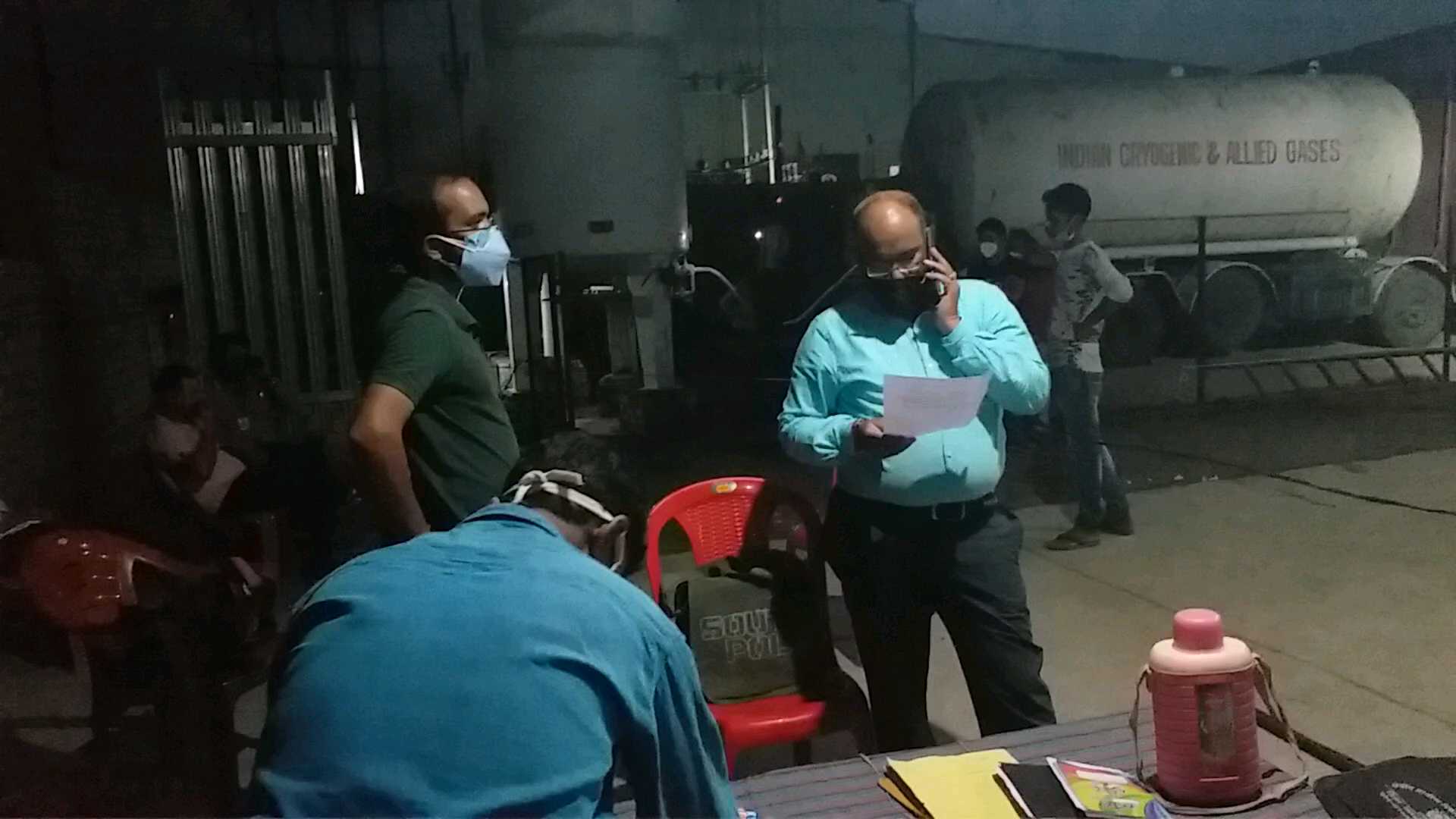 special officers team arranging oxygen for covid patients in sagar