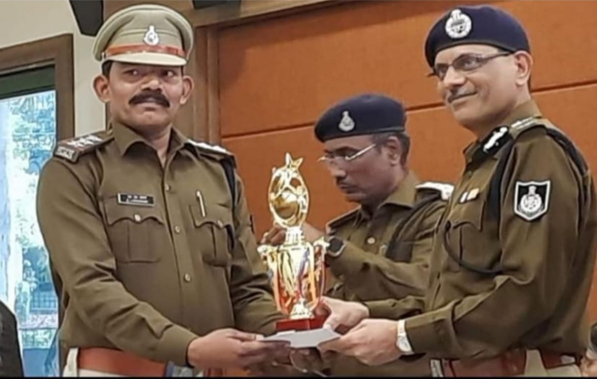 dgp honored inspector shivlal chaudhary