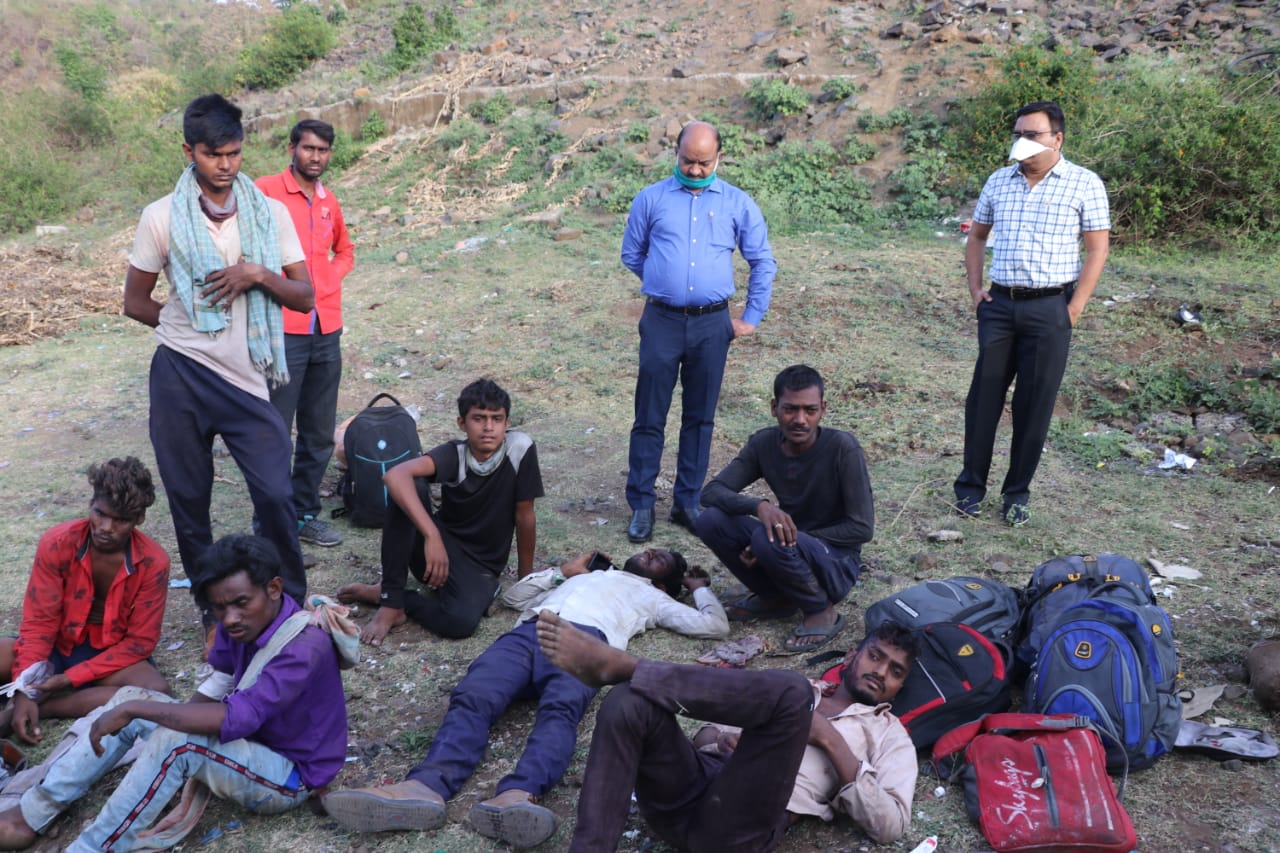 Worker's bus overturned in Shahdol