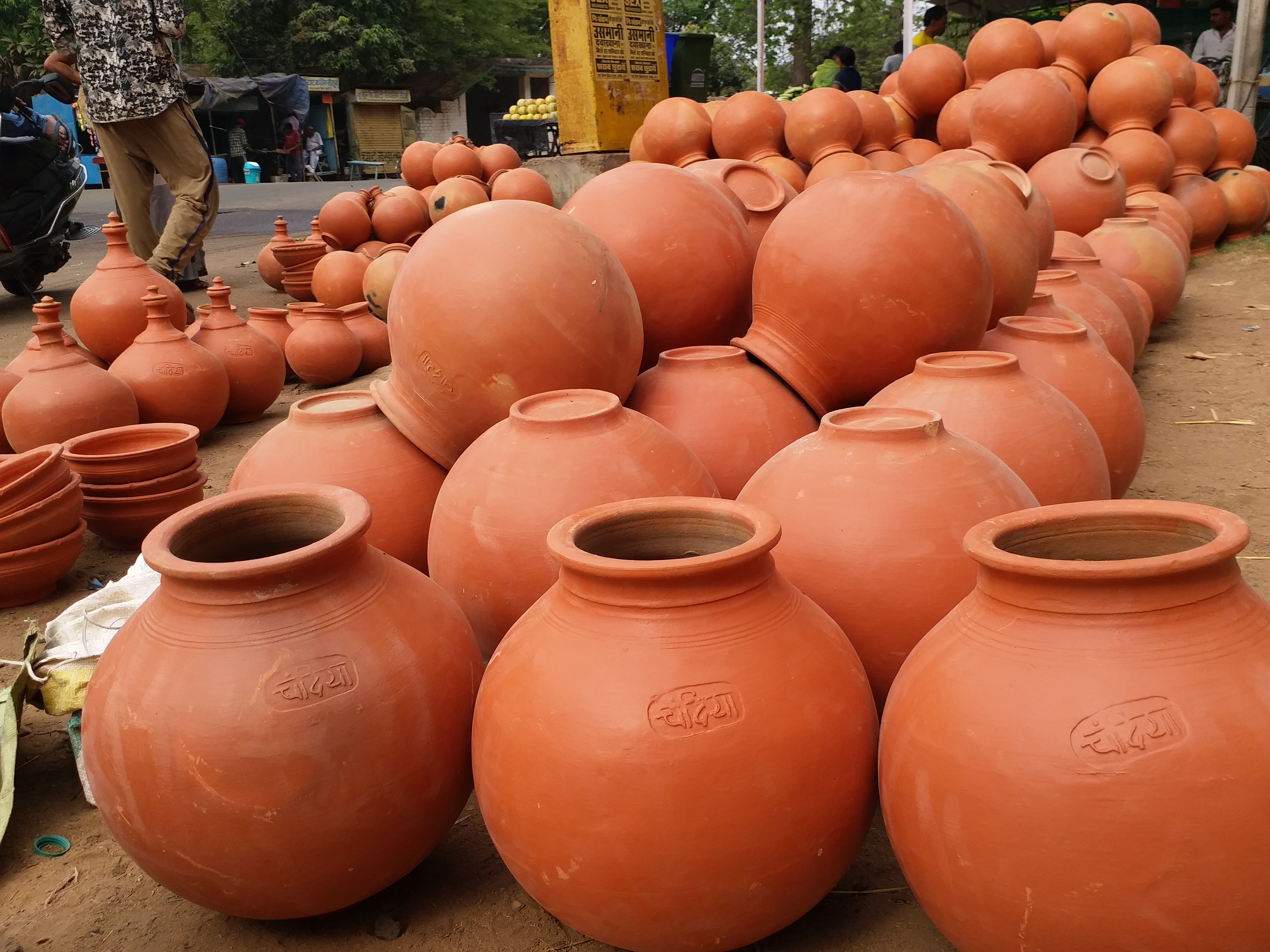 Shahdol earthen pots jugs in demand