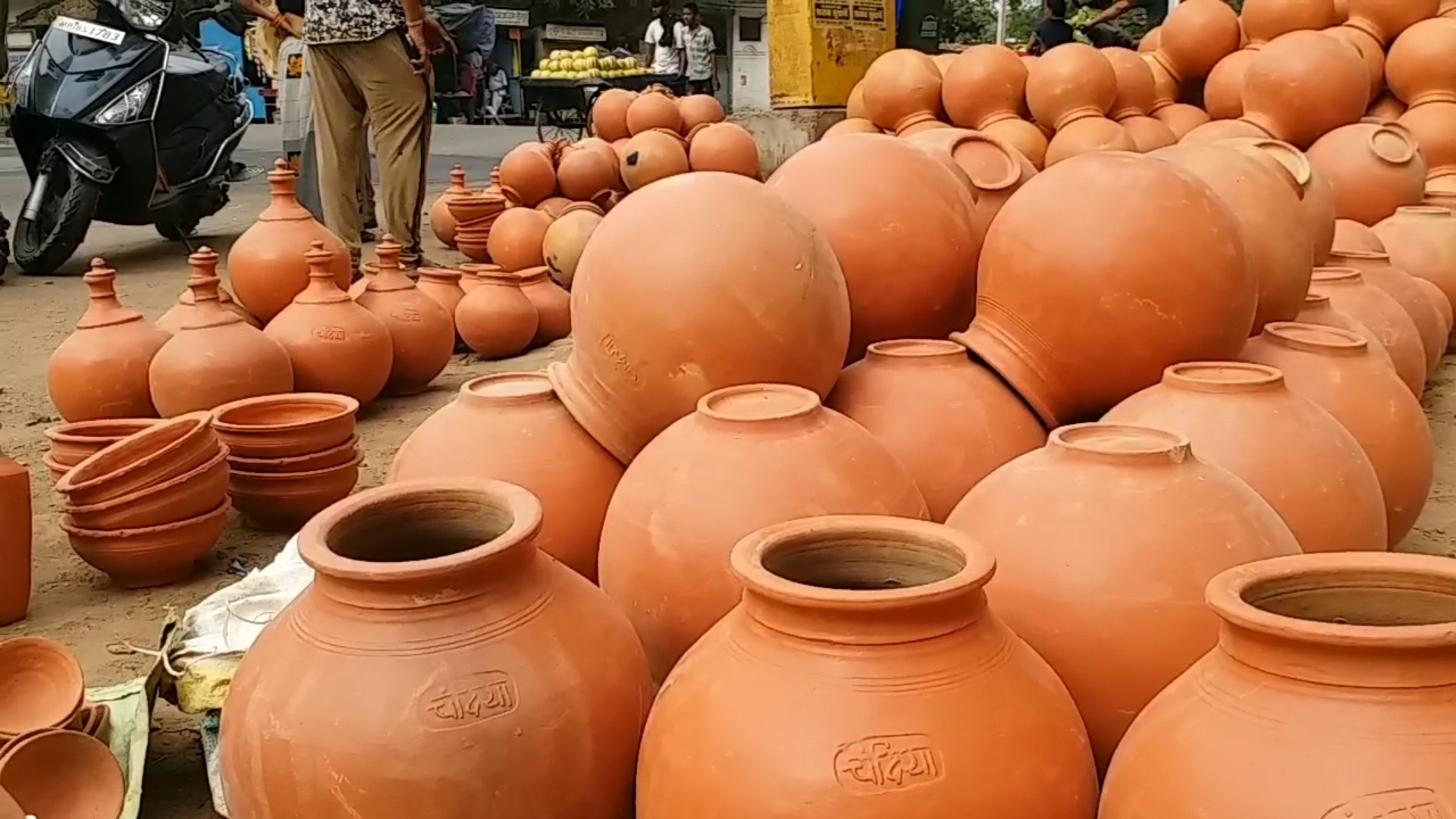 Shahdol earthen pots jugs in demand