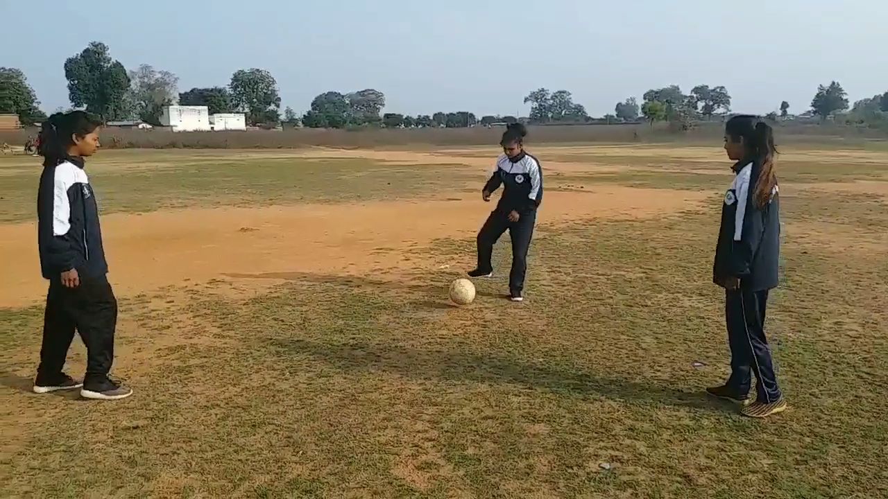 players playing football