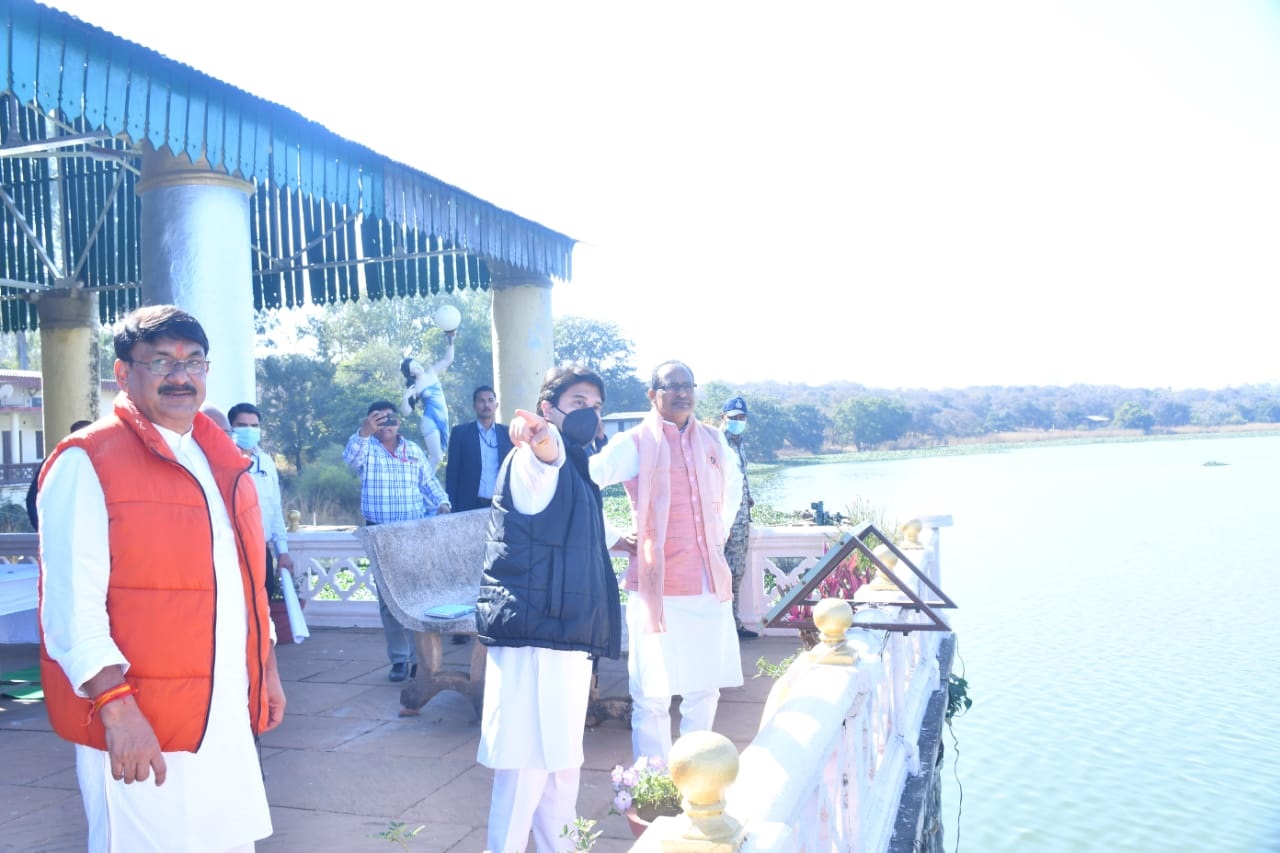 Shivraj Singh Chouhan and Jyotiraditya Scindia