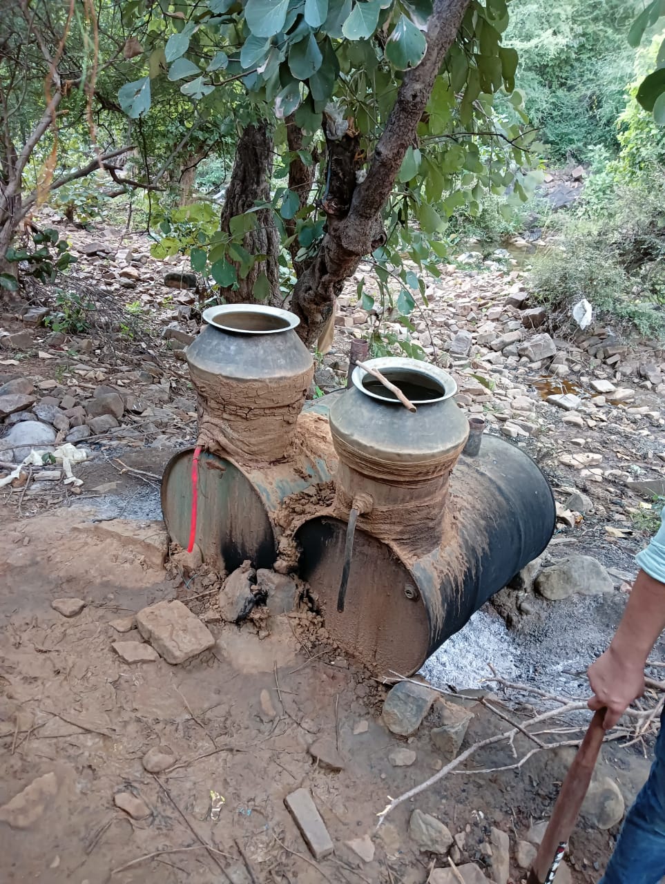 shivpuri police raid illegal liquor