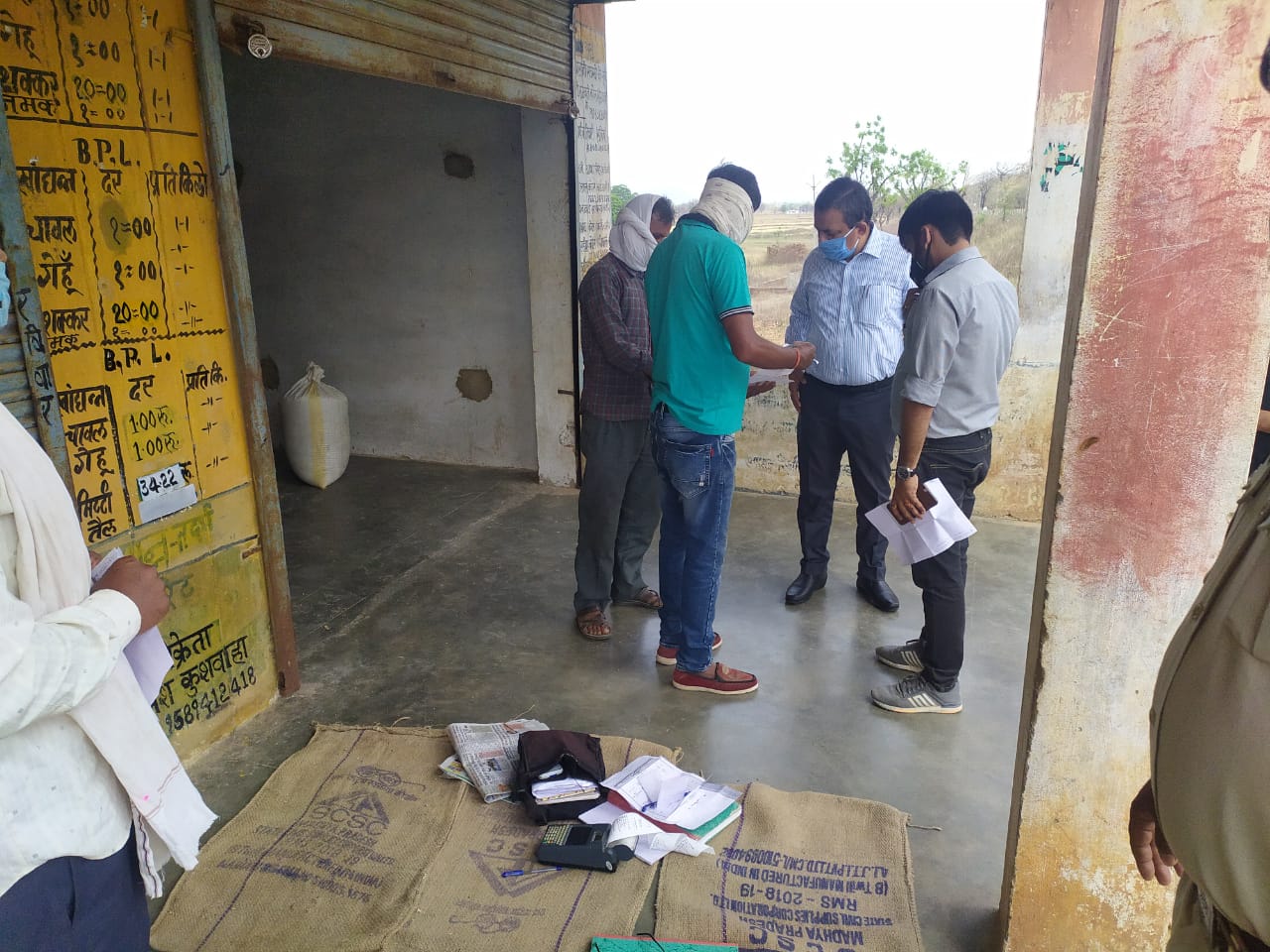 Collector and SP inspect the check post on the border of the district in sidhi