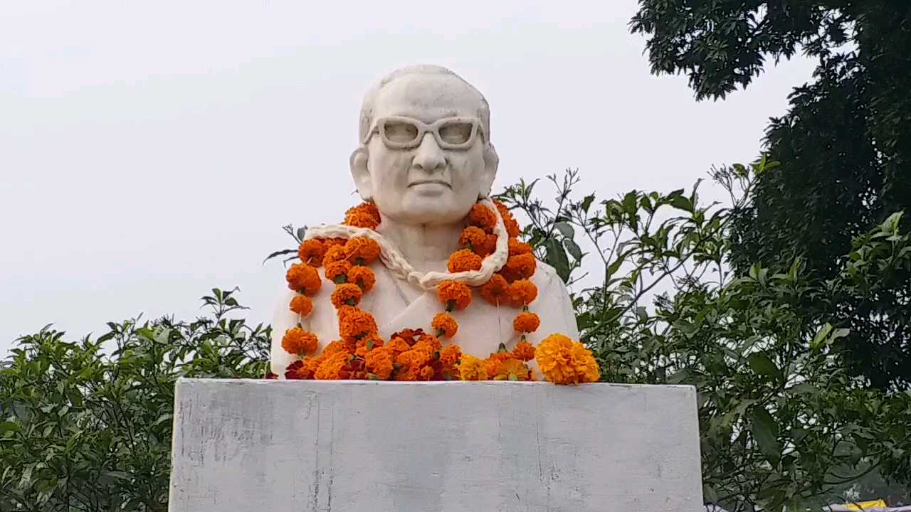 freedom fighter chatarbhuj pathak 111th birth anniversary in tikamgrah