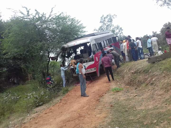 three people die in road accident