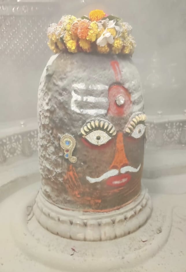 Baba Mahakal makeup on 3 October 2022