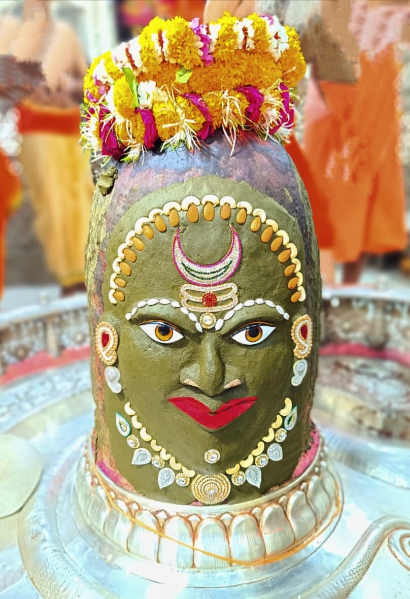 Baba Mahakal makeup as king