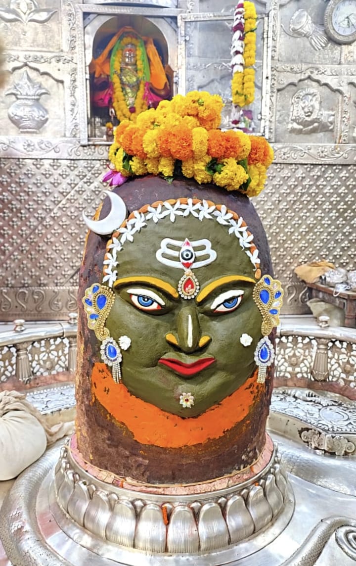 Baba Mahakal makeup on 10 October 2022