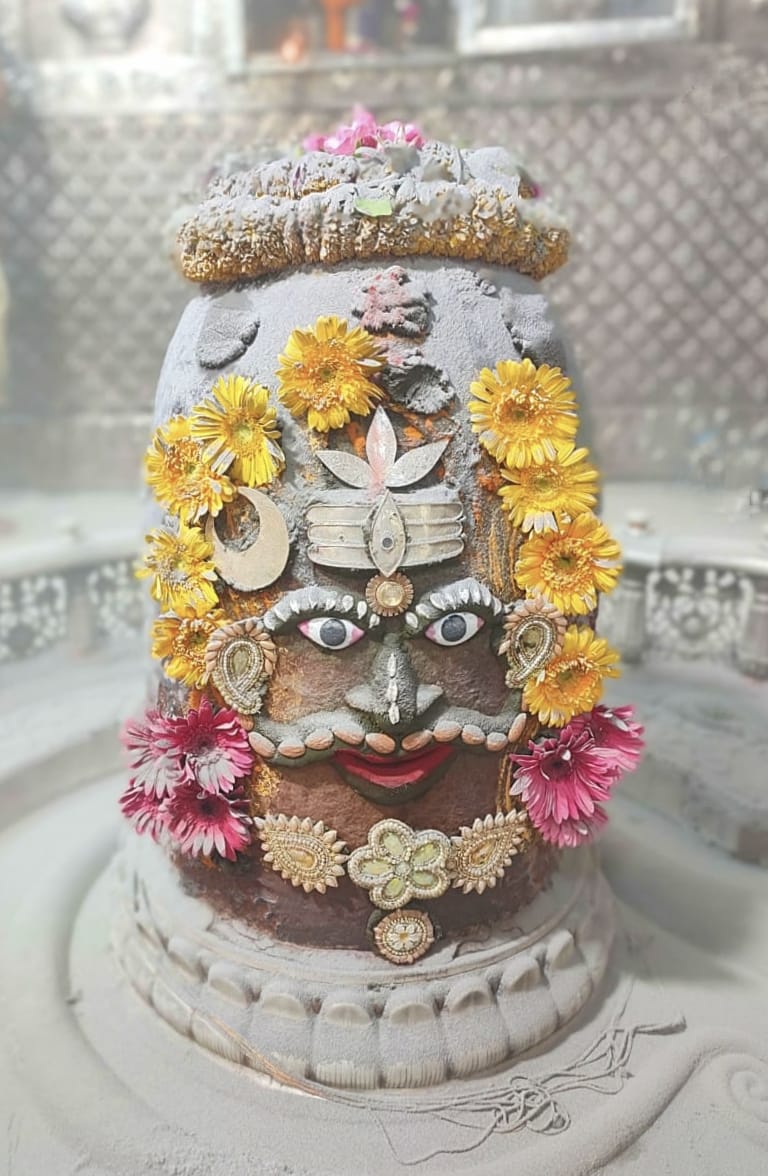 Ujjain Mahakaleshwar temple Baba Mahakal makeup on 25 April 2022