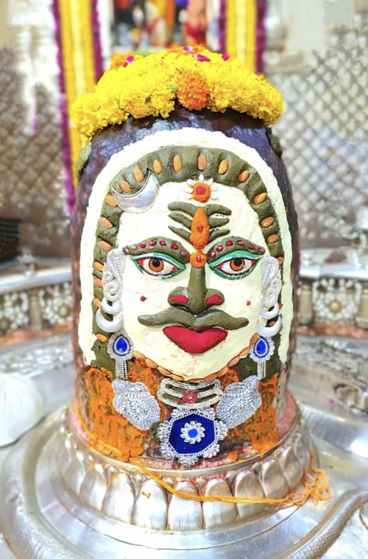 Baba Mahakal makeup on 7 October 2022