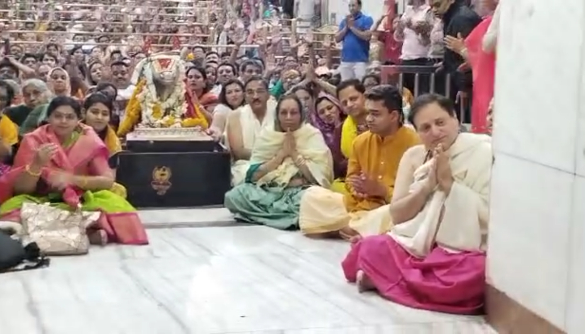 manoj joshi participated in bhasm aarti