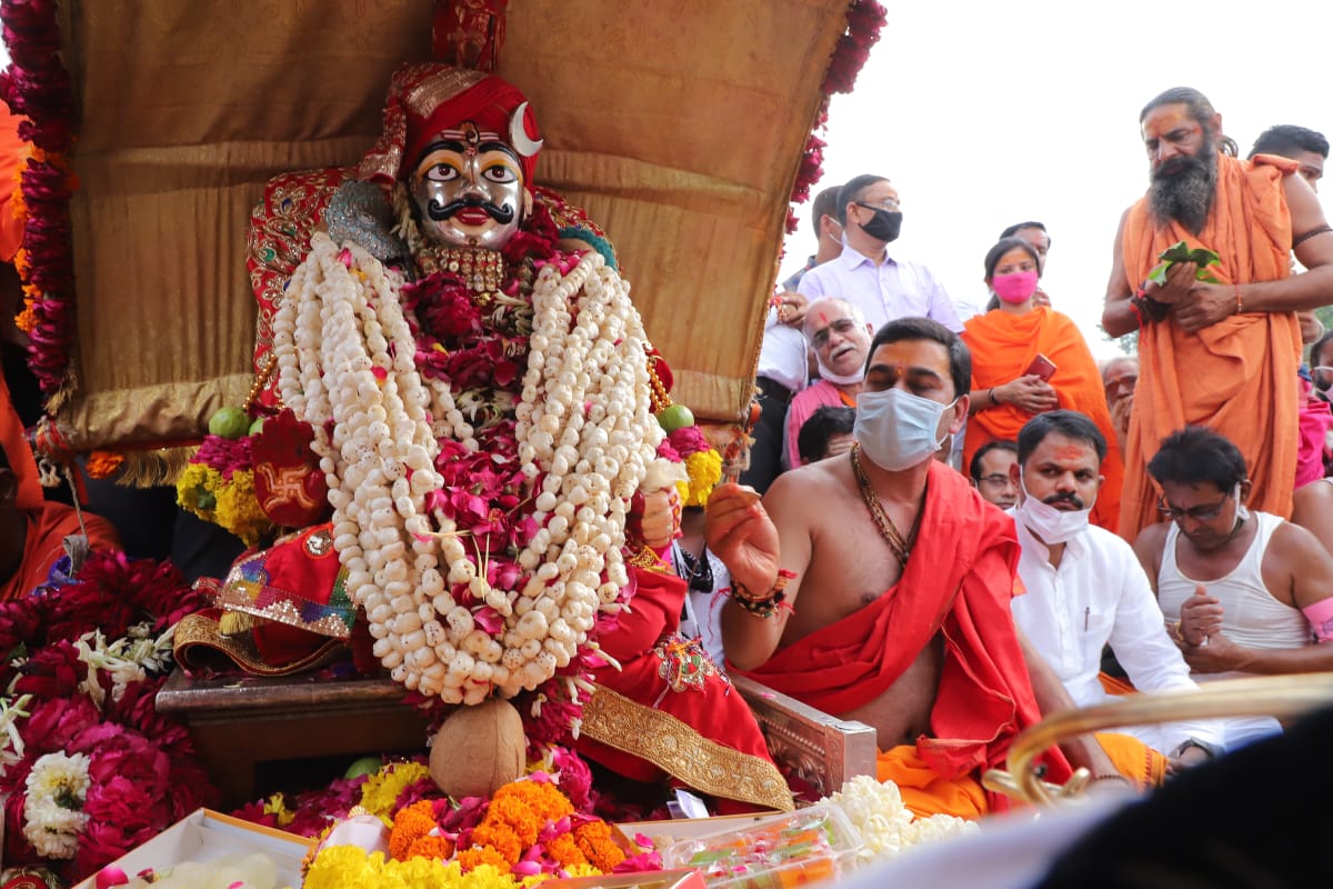 श्री चन्द्रमौलीश्वर ने भक्तों को दिए दर्शन