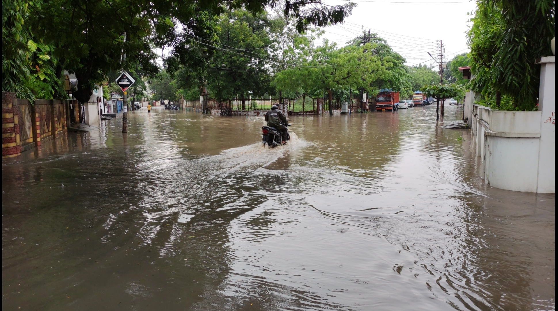 Roads submerged in Ujjain