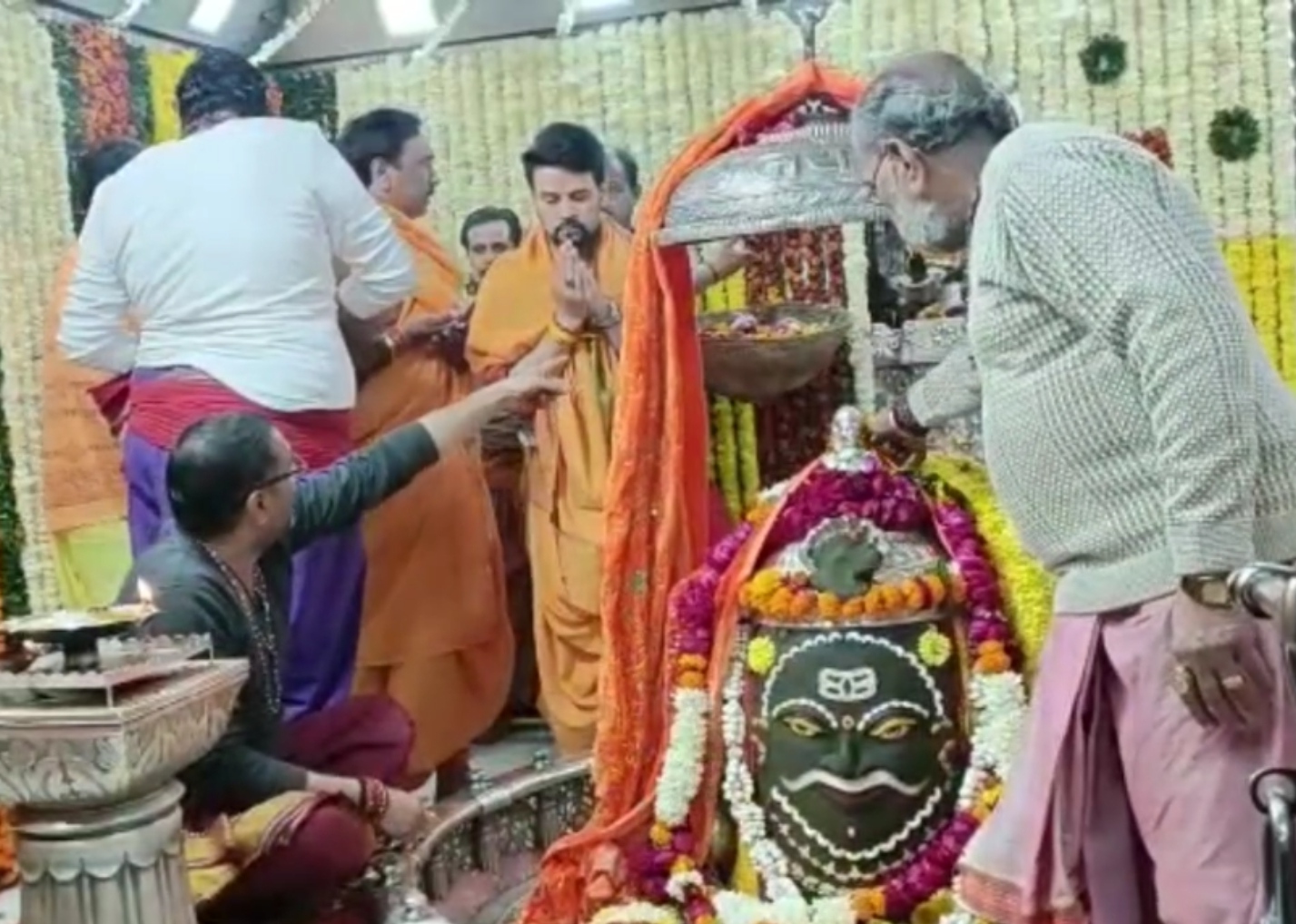 minister Anurag Thakur arrives in Mahakaleshwar